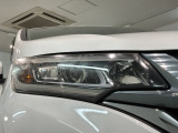 LEDヘッドライトは、点灯の瞬間から最大光量を発揮し、突然暗くなるトンネルなどでの安定感を高めます。