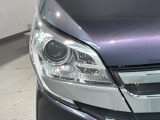 ディスチャージヘッドライト搭載でしっかり明るく照らしてくれるので、夜間走行や不慣れな道でも安心です。