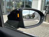 後側方の車両を検知してドライバーへ注意を促すレーンチェンジアシスト。