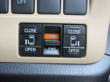 運転席からもスイッチ1つでリヤドアを開閉する事ができます。