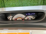 センターメーターを採用しております^^視線の移動が少なく、より安全な運転ができますね!