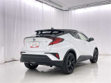「バックフォルム」です。トランク・ラゲッジスペースには、多くの荷物を入れることが可能です。