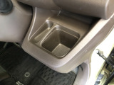 【ドリンクホルダー】こちらにドリンクホルダーがついています!