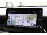 ナビはホンダ純正LXU-242NBi。フルセグTVも視聴出来ます。Bluetooth接続をすれば音楽再生のみならずスマートフォンならばハンズフリー通話も可能です。