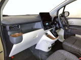 見通しのよいすっきりとした視界で、誰でも運転しやすいです。運転のしやすさは疲れにくさにも繋がりますよ♪