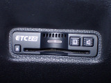 デザインスッキリのビルトイン『ETC』!高速道路の特典はもちろん、キャッシュレスなので料金所では徐行するだけで通過可能です!