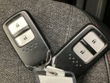 家族やパートナーと個別に持てるため、貸し借りの手間がなくスムーズに乗車できます。また、メインキーを自宅に置いたまま、もう一方をサブとして常に鞄に入れておけるため、持ち出し忘れを防げる点も便利です。