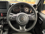 【純正革巻きステアリング】上質な革を使用することで、手にしっかり馴染みとても運転しやすいハンドルです♪
