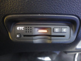 ETC付。高速道路の料金所はキャッシュレスで通過です。サービスエリア等にあるスマートインターの出入りも利用可能でとっても便利。ご納車後すぐにお使い頂けるようセットアップしてのお渡しとなります。