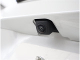 バックカメラが付いているので後方確認が非常にしやすいです。今や運転初心者も熟練者も必須装備!ついていて損はないですね♪