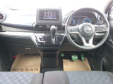 操作しやすい運転席廻り!操作パネルも使いやすい!!ドライブが楽しくなります!