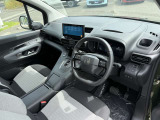 内装クリーニングも施しております。内装の綺麗なお車は気持ちが良くオススメさせていただく1つのポイントになっております。
