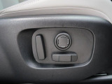 ◆パワーシート『電動パワーシートですので運転中のシート調節も安全に行えます。微調整も可能ですのであなただけのドライビングポジションを実現します。』