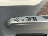 パワーウィンドウスイッチも集中してついています。