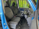 運転席シート廻りは使用感も少なく、良好な状態となっています。丁寧に使われていたことがよくわかりますね。