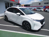 万が一のトラブルにも、全国の3000ケ所の日産サービス工場で修理可能!!年間走行距離無制限、バッテリーも保証対象です!