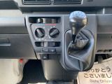 ★中古車なので、傷や凹みは多少はございます。小さな傷から大きな傷までさまざまです。大きな傷凹みは鈑金塗装修理後にお渡しを致しております。自社鈑金工場完備ですので、スピーディーな対応が可能です!