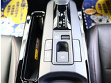 お客様のニーズを想像しながら、『見て』『触って』『体感』が出来るように仕入れ活動を行っております。