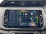 日産純正ナビゲーションには、フルセグTV・CD再生・DVD再生・ブルートゥースオーディオなど様々なソース機能が付いています。是非、お気に入りの音楽で楽しい運転の時間をお過ごし下さい。