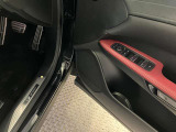 運転の操作性、快適性、など全ては、シートポジションから始まります。シートメモリーは、重要な機能です。