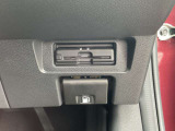 有料道路で便利なETC2.0を運転席右側に装備しています、ビルトインタイプですので目立ちません。