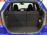 コンパクトボディーなのに、荷室はこんなに広々!たくさん荷物が積めますよ。