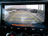 バックガイドモニターで、後方を確認しながら安心して駐車することができます。運転初心者も熟練者も必須の機能ですよ!