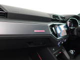 さりげなく心躍るライトアップを配備。夜の運転もなんだか楽しくなりそうです。