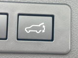 【パワーバックドア】スマートキーや運転席のボタンを押すだけでリアゲートが自動で開閉します!荷物を持っている時や、高い位置にあるバックドアを閉める際に便利な機能です♪