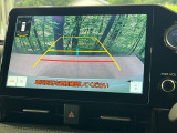【バックカメラ】駐車時に後方がリアルタイム映像で確認できます。大型商業施設や立体駐車場での駐車時や、夜間のバック時に大活躍!運転スキルに関わらず、今や必須となった装備のひとつです!
