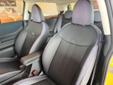 MINIのシートは体を包み込むようなデザインになっているので長時間運転しても疲れにくい設計です。