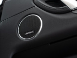 MERIDIANは英国のプレミアムオーディオブランドです。重低音から高音域までしっかりと再現でき、コンサートのような臨場感溢れる音響空間を実現します。どうぞ店頭にてご体感ください。