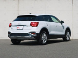 Audiが指定する独自の条件を全て満たした車だけが、認定資格を持つテクニシャンの手による100項目にも及ぶ点検・整備のプロセスを受け、お客様のもとへ届けられます。