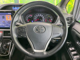 【純正革巻きステアリング】上質な革を使用することで、手にしっかり馴染みとても運転しやすいハンドルです♪
