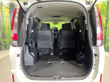 普段のお買い物や通勤、送迎等に十分な荷室スペースを確保しております。セカンドシートを倒すと、大きな荷物の積載も可能です♪