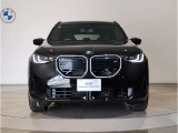 ☆BMWの代名詞とも言える【キドニーグリル】一目見ただけでBMW車であると認識できる確固たるアイコンとして存在感を放ちます☆