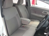 運転席の足元も広く運転しやすいです!!