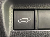 【パワーバックドア】スマートキーや運転席のボタンを押すだけでリアゲートが自動で開閉します!荷物を持っている時や、高い位置にあるバックドアを閉める際に便利な機能です♪