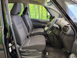 運転席シート廻りは使用感も少なく、良好な状態となっています。丁寧に使われていたことがよくわかりますね。