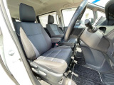 運転席シート廻りは使用感も少なく、良好な状態となっています。丁寧に使われていたことがよくわかりますね。