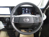 運転が楽しくなる明るく開放的な運転席まわりです。