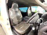 運転席シート廻りは使用感も少なく、良好な状態となっています。丁寧に使われていたことがよくわかりますね。