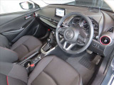ワンオーナー、禁煙車のMAZDA2が入庫しました♪内外装共に程度良好!ナビやETC、360&deg;モニターなど装備充実!お気軽にお問合せ下さい♪