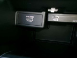 HDMI端子付きですので、携帯電話等つなぐことができます。