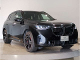 BMWのダイナミック且つエモーショナルなスタイルを印象付けるキャラクターライン(プレスライン)眺めているだけで溜め息の出る美しさです☆