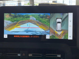 【パノラミックビューモニター】専用のカメラにより、上から見下ろしたような視点で360度クルマの周囲を確認することができます☆縦列駐車や幅寄せ時に活躍してくれます♪