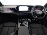 運転に必要な情報をメーター内に集約し、ドライバーの安全で快適な運転に寄与するアウディバーチャルコックピット。