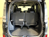 普段のお買い物や通勤、送迎等に十分な荷室スペースを確保しております。セカンドシートを倒すと、大きな荷物の積載も可能です♪