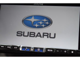 Apple CarPlay/Android Autoに対応しスマートフォンにインストールされているアプリを大画面に表示して使用できます。