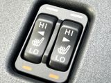 【シートヒーター】寒い日に重宝するシートヒーター!エアコンより早く温まってくれるので寒がりの人も安心ですね♪エアコンの温風は乾燥するから苦手、という方にもをおすすめです。